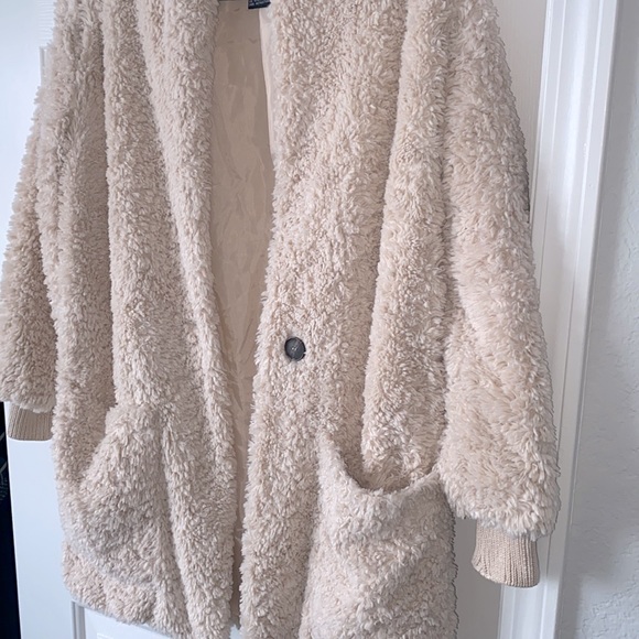 Fuzzy long sleeve jacket (NWOT) - Picture 4 of 7